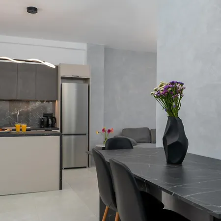 Belvedere Luxury 2br Near The Old Town דירה העיירה רתימנו